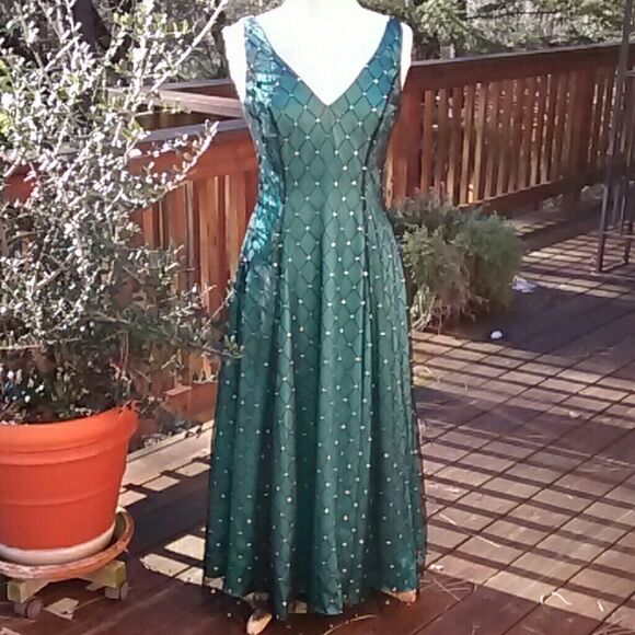 Adrianna Papell Dresses & Skirts - Adrianna Papell Boutique Dress